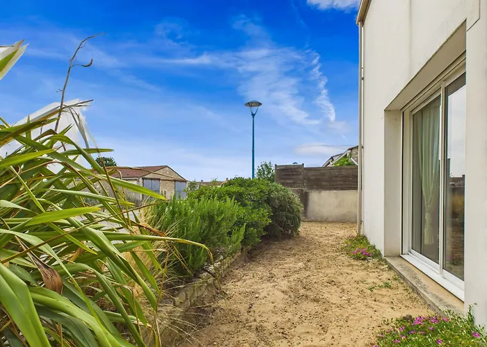 Maison Familiale Et Colorée Avec Jardin Pour 6 * Longeville-sur-Mer