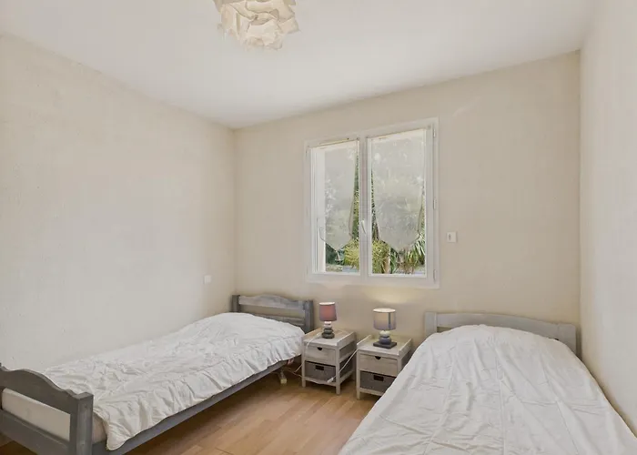 Maison Familiale Et Colorée Avec Jardin Pour 6 Hébergement de vacances *