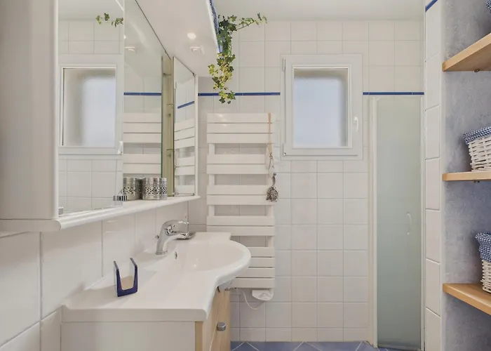 Maison Familiale Et Colorée Avec Jardin Pour 6 Hébergement de vacances *