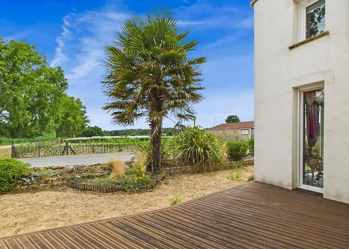 Hébergement de vacances Maison Familiale Et Colorée Avec Jardin Pour 6